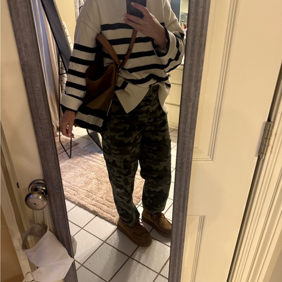 Burberry bag w/dustbag - Picture 13 of 16